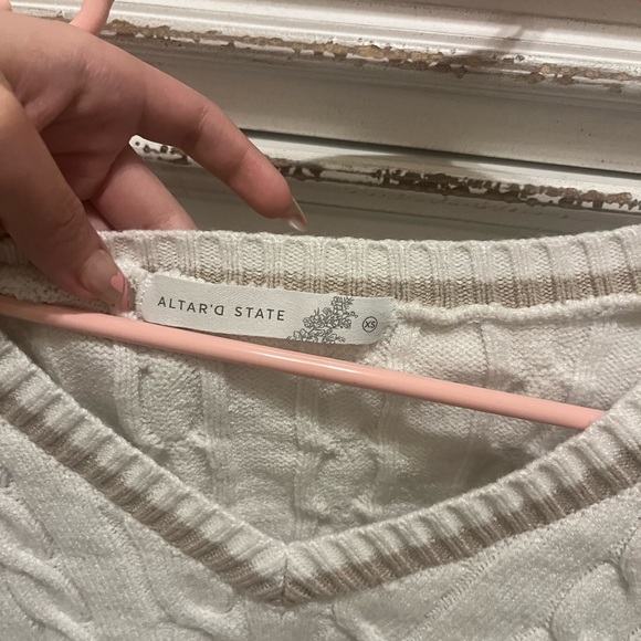 Cropped Sweatshirt - Picture 2 of 2